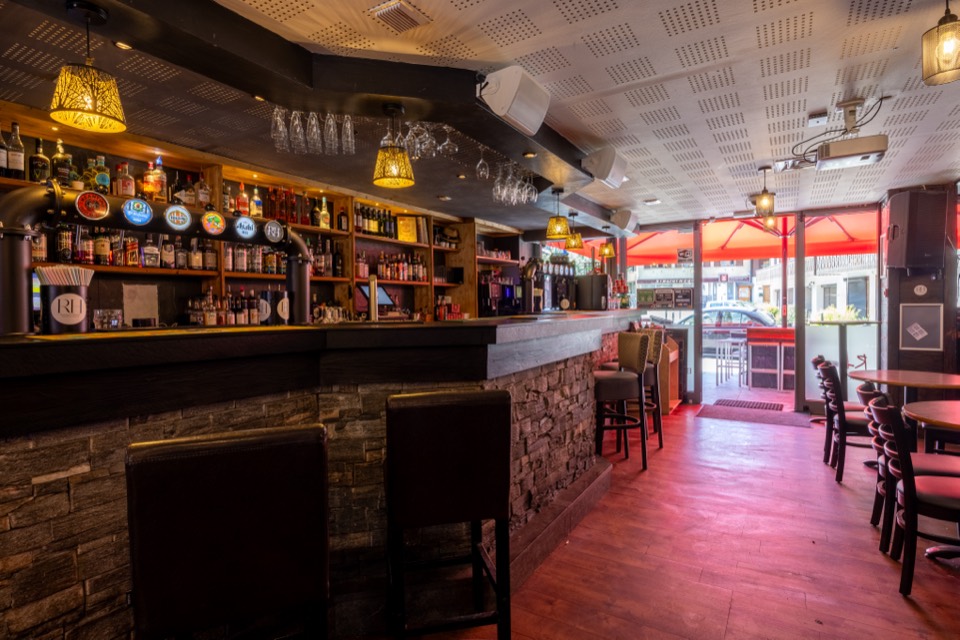 The bar at Les Rhodos, Morzine