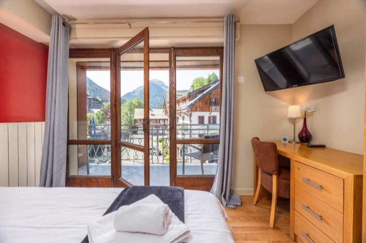 Room with balcony over central Morzine